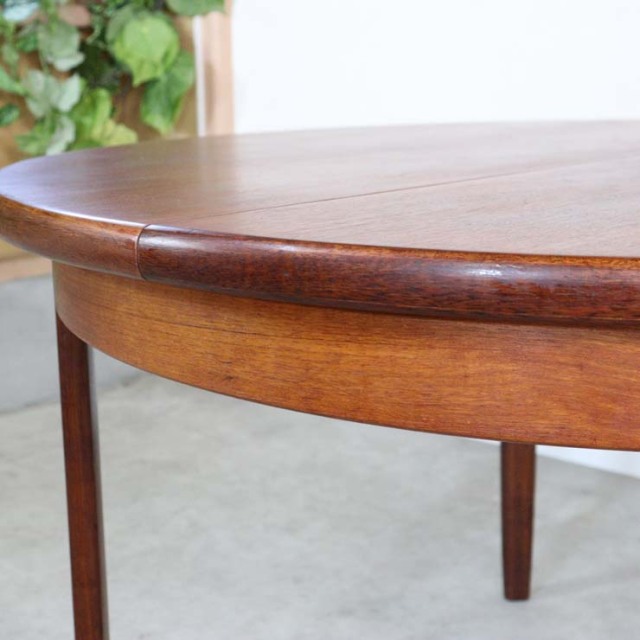 チーク材の円形のエクステンション可能なテーブル、23125