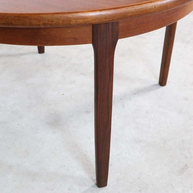 チーク材の円形のエクステンション可能なテーブル、23125