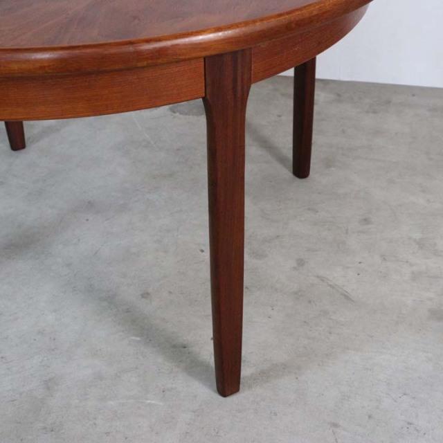 チーク材の円形のエクステンション可能なテーブル、23125