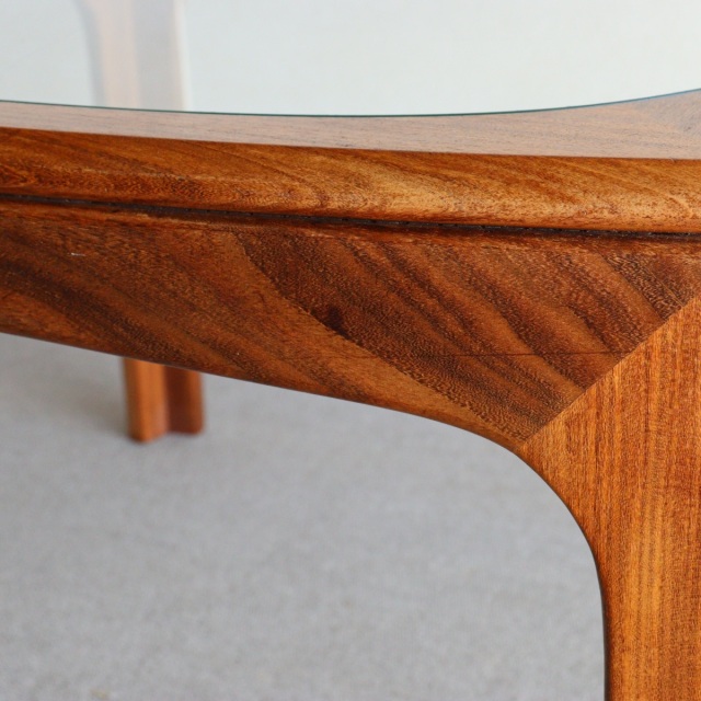 THE VINTAGE『職人泣かせなテーブル』ジープランG-PLANのコーヒーテーブル