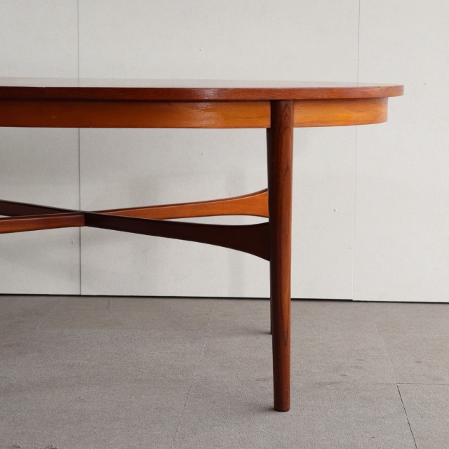 ベイスクラフトBEITHCRAFTのダイニングテーブル