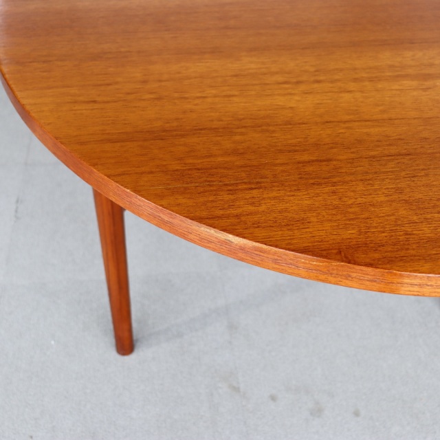 ベイスクラフトBEITHCRAFTのダイニングテーブル