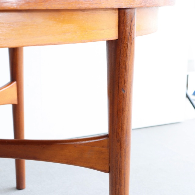 ベイスクラフトBEITHCRAFTのダイニングテーブル