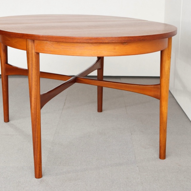 ベイスクラフトBEITHCRAFTのダイニングテーブル