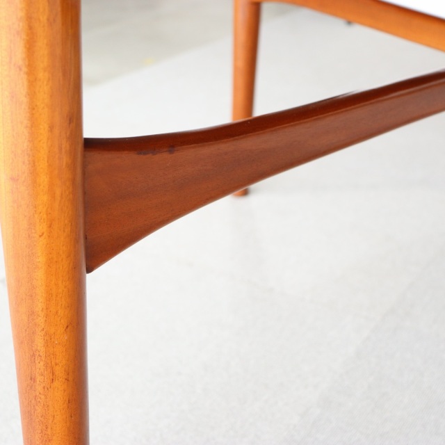 ベイスクラフトBEITHCRAFTのダイニングテーブル