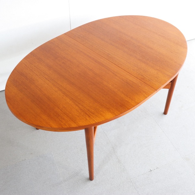 ベイスクラフトBEITHCRAFTのダイニングテーブル