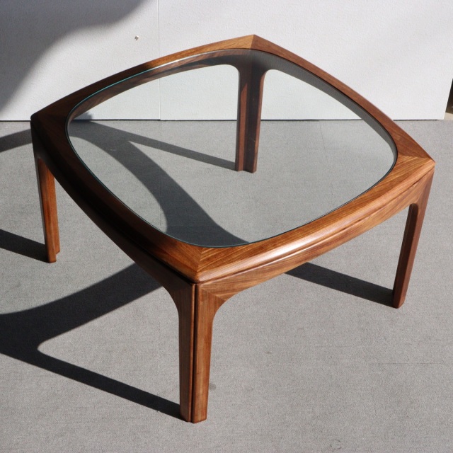 【美品】大きめ G-PLANジープラン コーヒーテーブル イギリス 北欧 THE VINTAGE『職人泣かせなテーブル』ジープランG-PLANのコーヒーテーブル