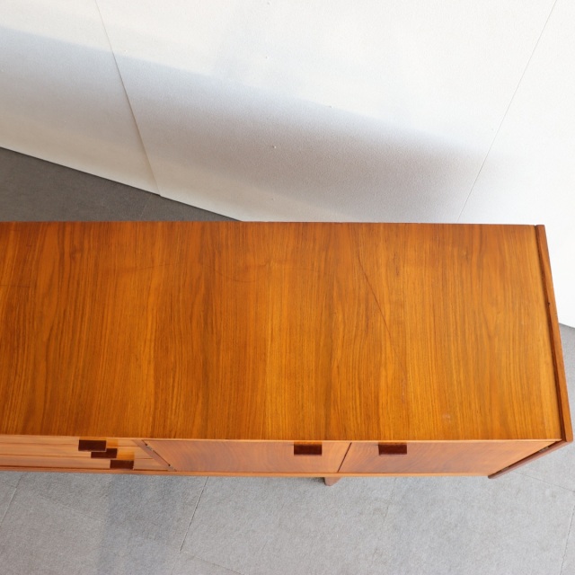 アルフレッドコックスALFRED COXのサイドボード