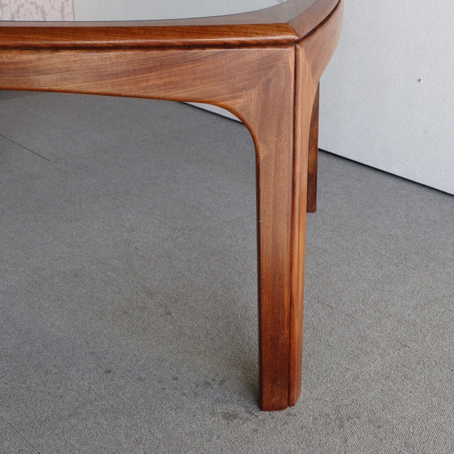 THE VINTAGE『職人泣かせなテーブル』ジープランG-PLANのコーヒーテーブル