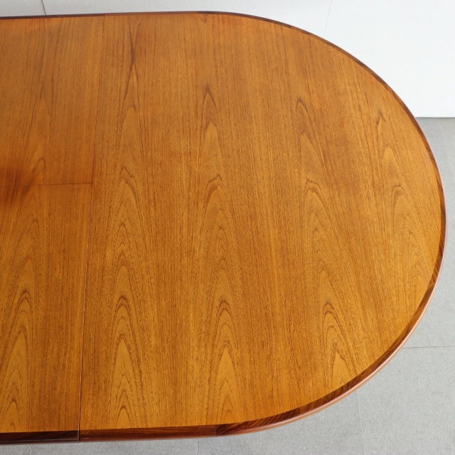 ジープランGーPLANのダイニングテーブル