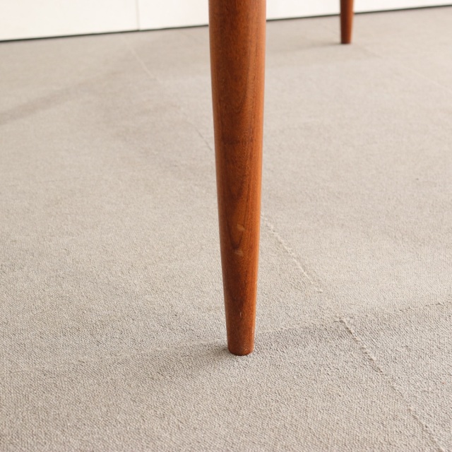 ジープランGーPLANのダイニングテーブル