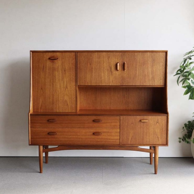 サイドボード G-PLAN メタル イギリス ブラジリア vb wikins サイドボード G-PLAN メタルハンドル ヴィンテージ イギリス