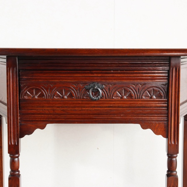 英国ヴィンテージのテーブル