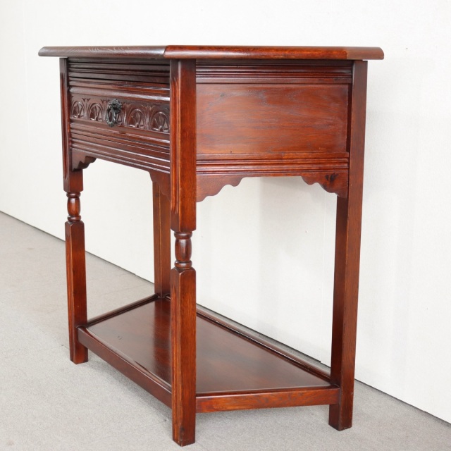 英国ヴィンテージのテーブル