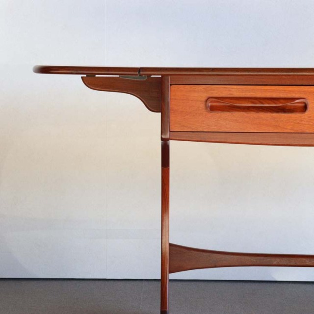 ジープランG-PLANのデスク