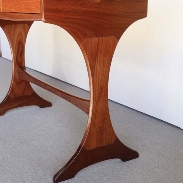 ジープランG-PLANのデスク