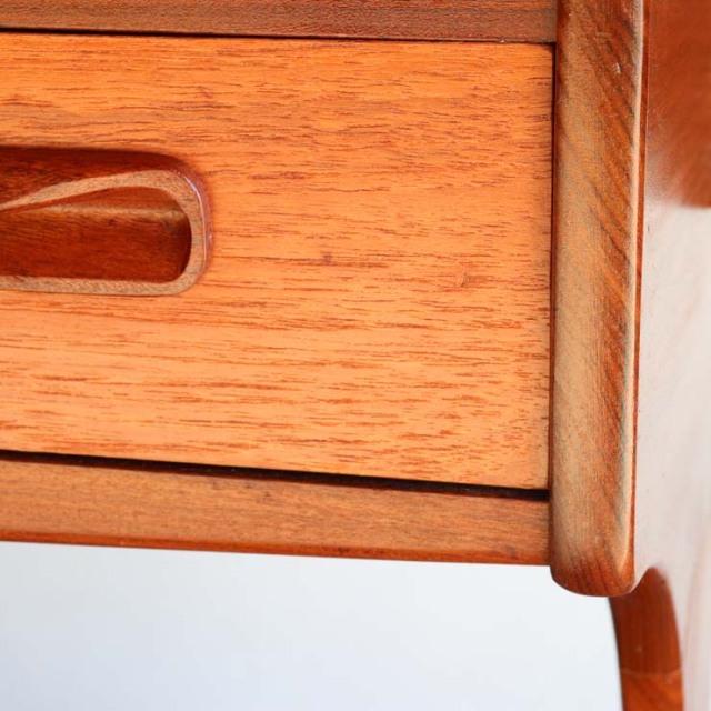 ジープランG-PLANのデスク