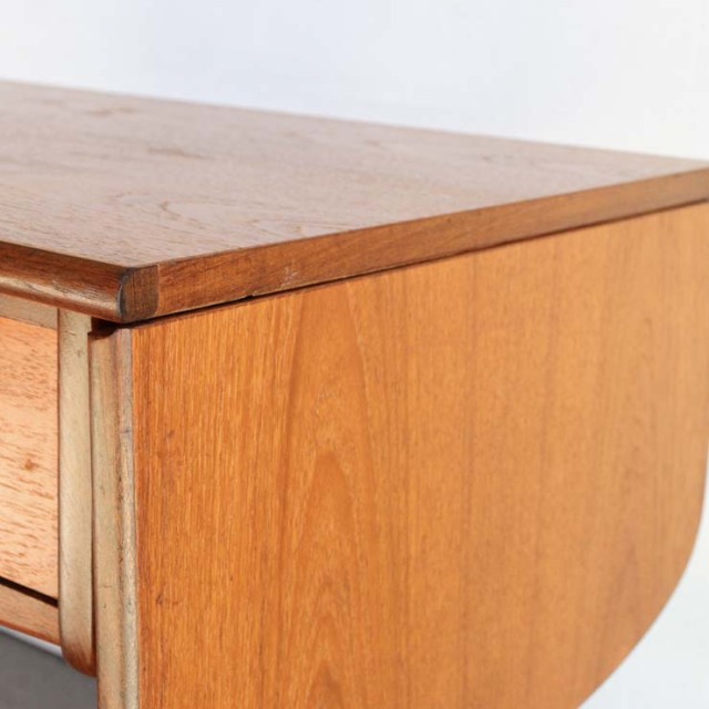 ジープランG-PLANのデスク