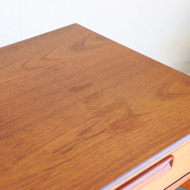 ジープランG-PLANのデスク