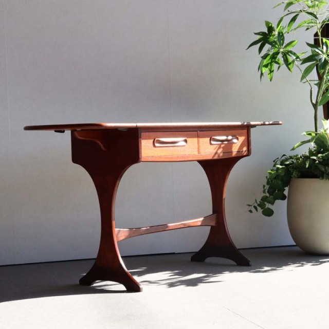 ジープランG-PLANのデスク