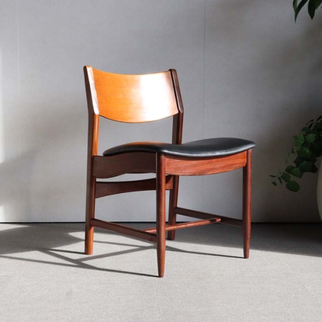 チーク材の英国ヴィンテージのダイニングチェア