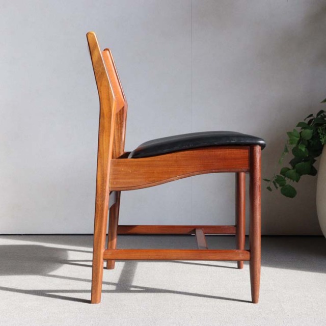 チーク材の英国ヴィンテージのダイニングチェア