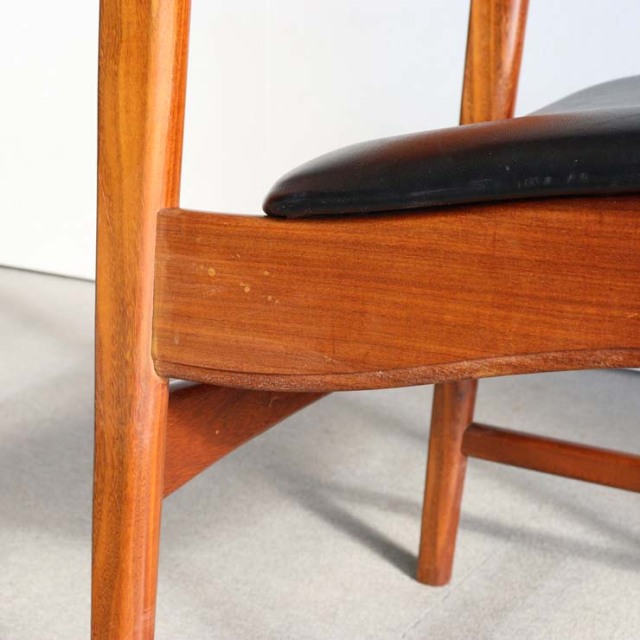 チーク材の英国ヴィンテージのダイニングチェア