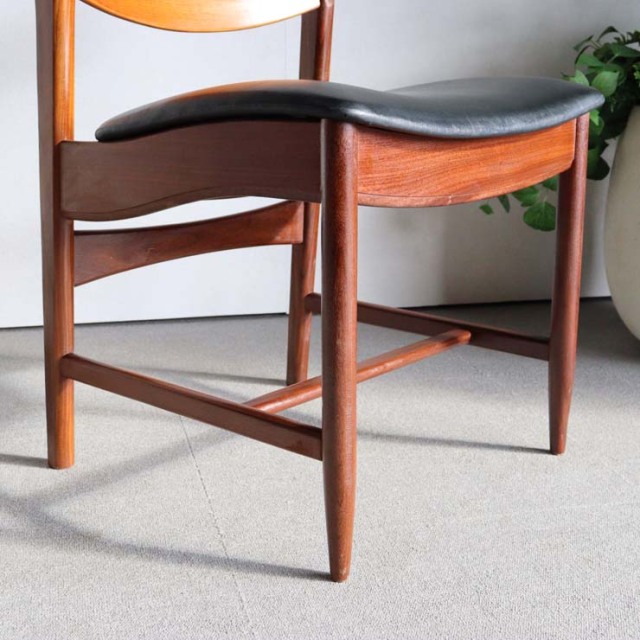 チーク材の英国ヴィンテージのダイニングチェア