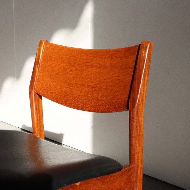 チーク材の英国ヴィンテージのダイニングチェア