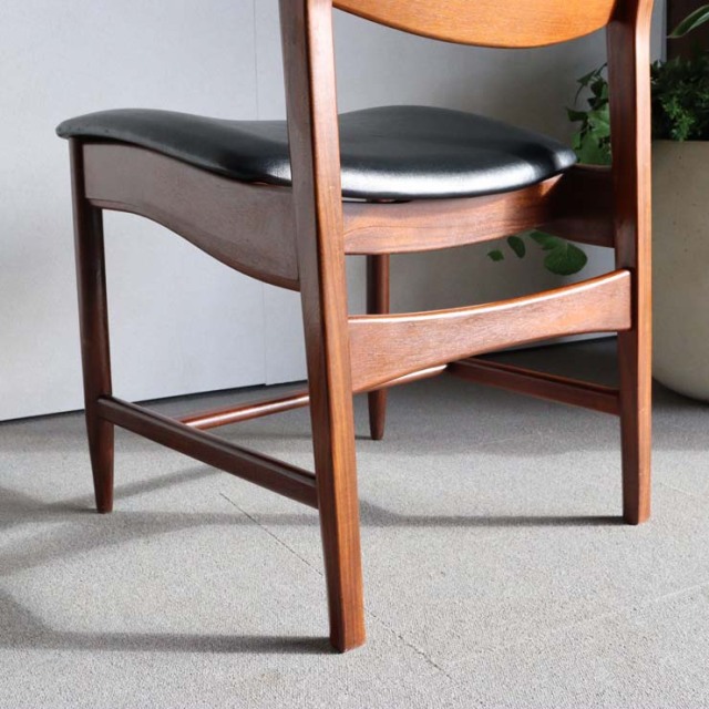 チーク材の英国ヴィンテージのダイニングチェア