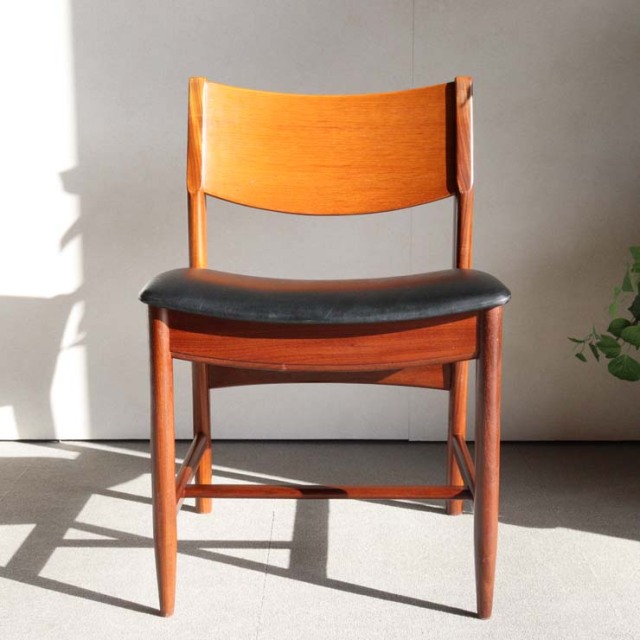 チーク材の英国ヴィンテージのダイニングチェア