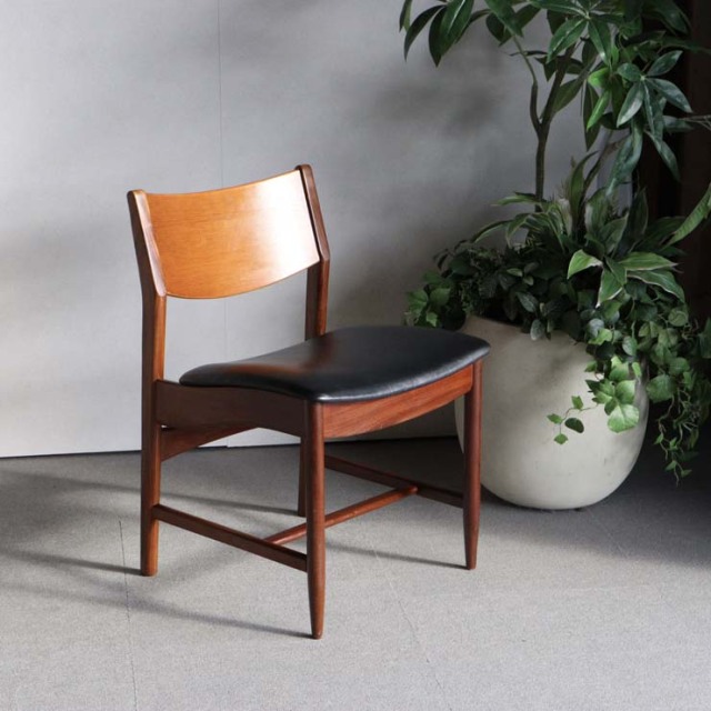 チーク材の英国ヴィンテージのダイニングチェア