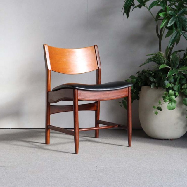 チーク材の英国ヴィンテージのダイニングチェア