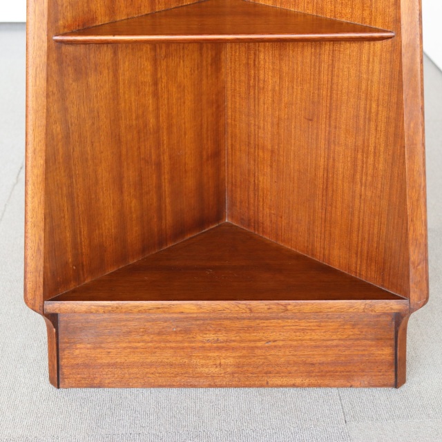 ジープランG-PLANのコーナーブックケース