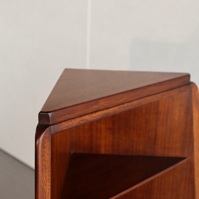 ジープランG-PLANのコーナーブックケース