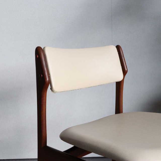 椅椅椅子子子いい、いすぅ～！ エリック・バッハERIK BUCHの