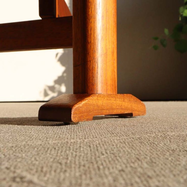 チーク材の英国ヴィンテージの折りたたみダイニングテーブル