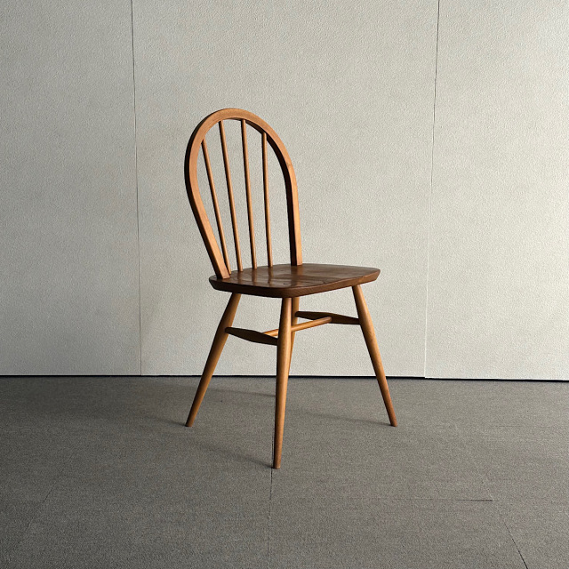 アーコールの椅子