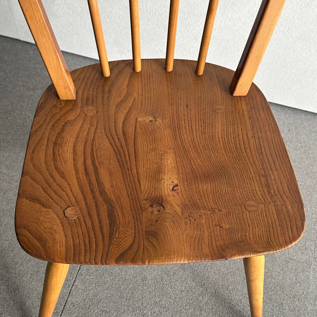 アーコールの椅子