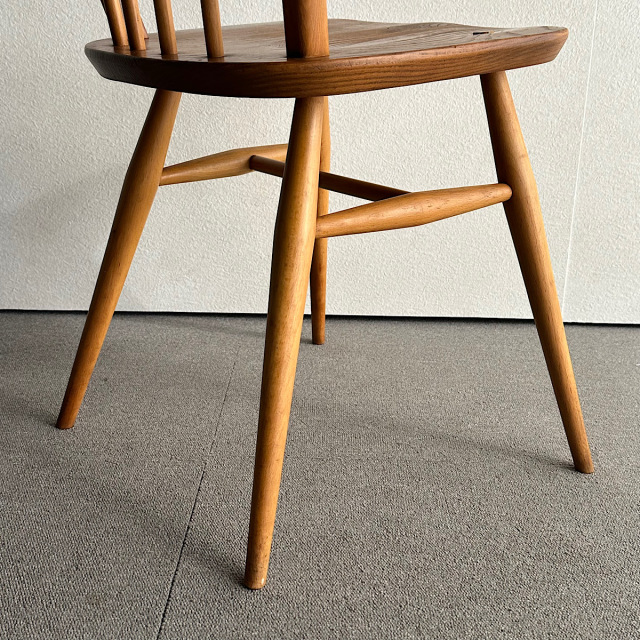 アーコールの椅子