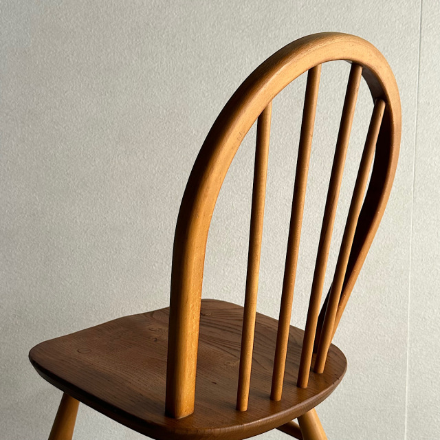 アーコールの椅子