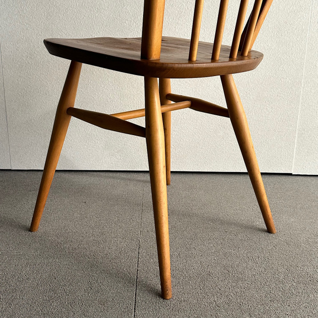 アーコールの椅子