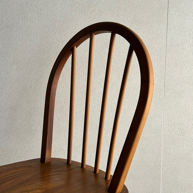 アーコールの椅子