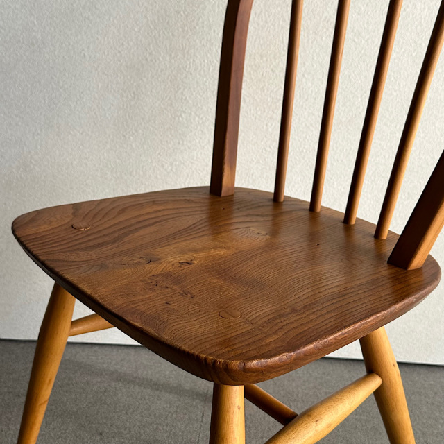 アーコールの椅子