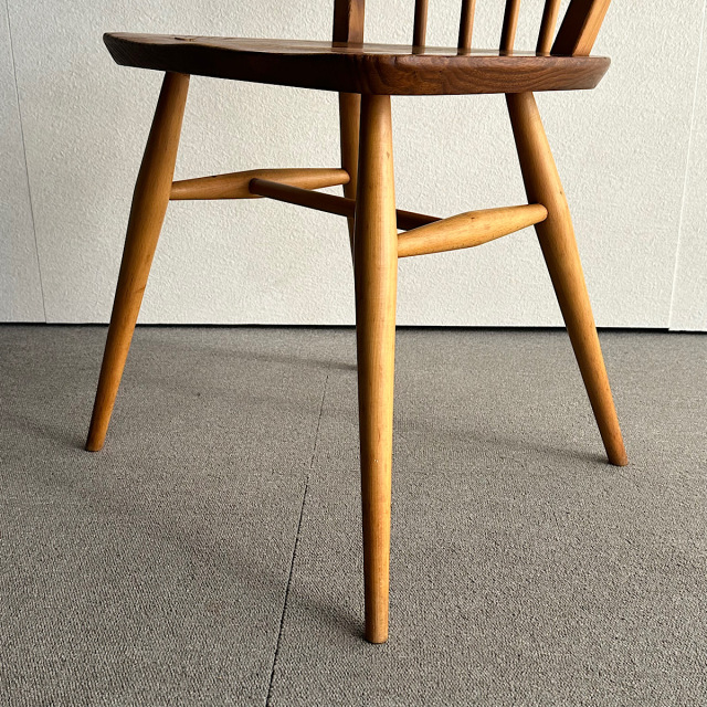 アーコールの椅子