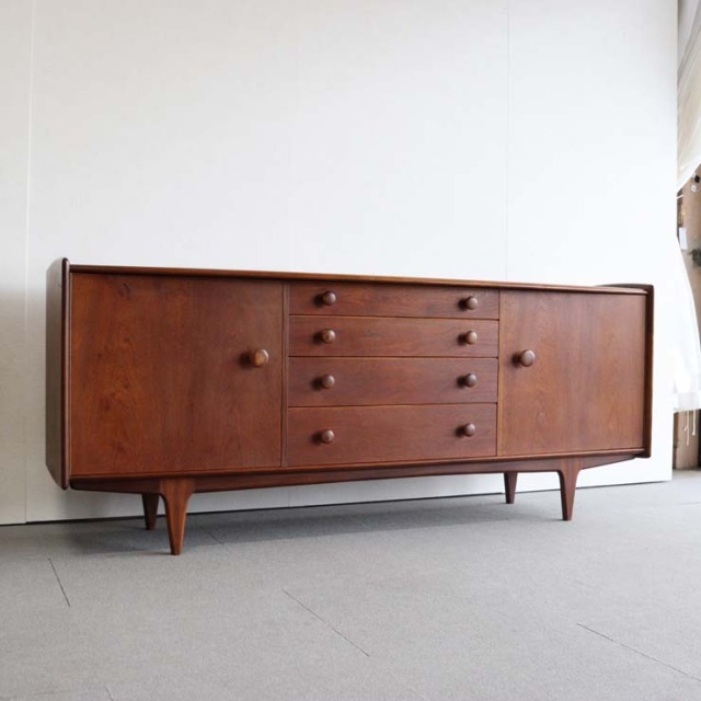 Youngerヤンガー製ヴィンテージのサイドボード