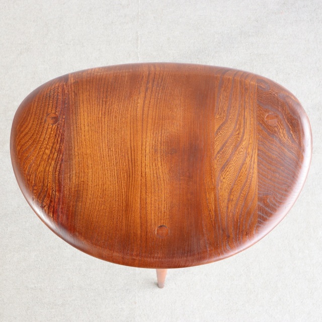 アーコールのコーヒーテーブル