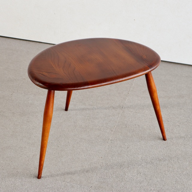 アーコールのコーヒーテーブル