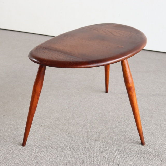 アーコールのコーヒーテーブル