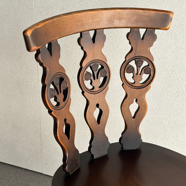 アーコールの椅子